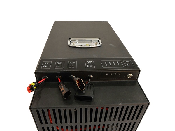 3000W 直流不间断电源（内置电池）DUP-202Q-IA03