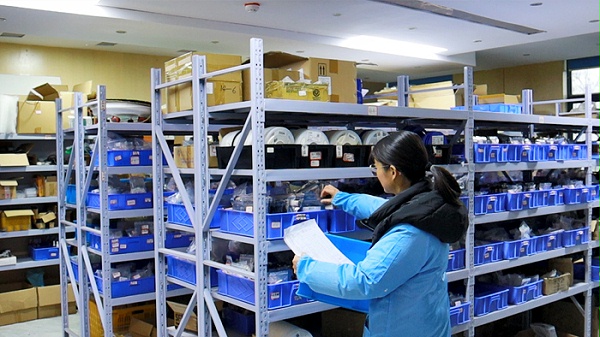 艾德杰电源-仓库